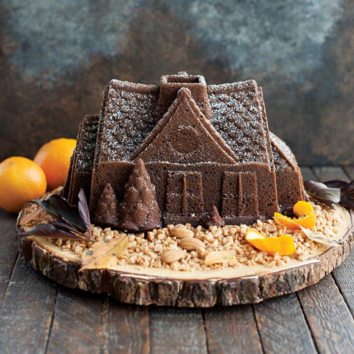 Nordic Ware - Pepparkakshus Gingerbread House Bundt Pan Bakform