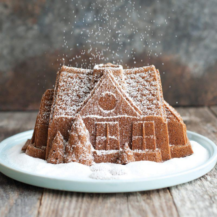 Nordic Ware - Pepparkakshus Gingerbread House Bundt Pan Bakform