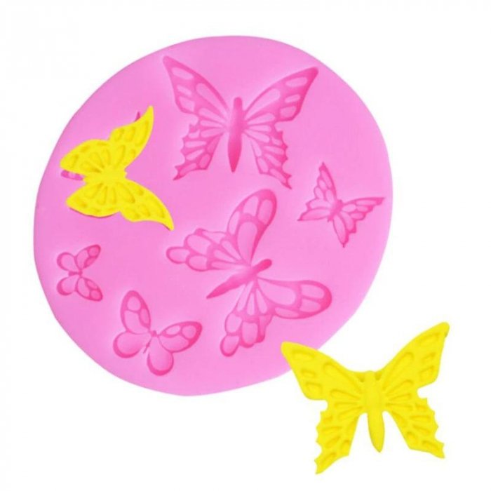 Rosa fjärilsfondantkaka