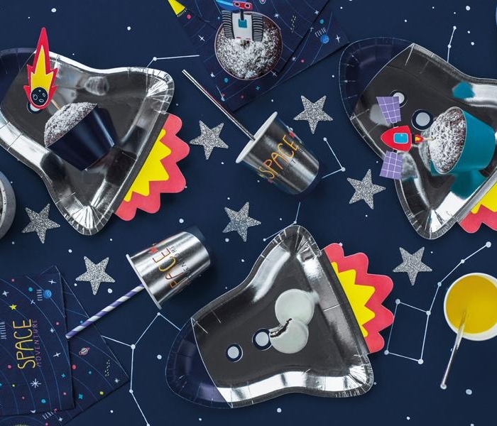Cupcakekit Rymden Cake Topppers och Cupcake Wrappers - Space